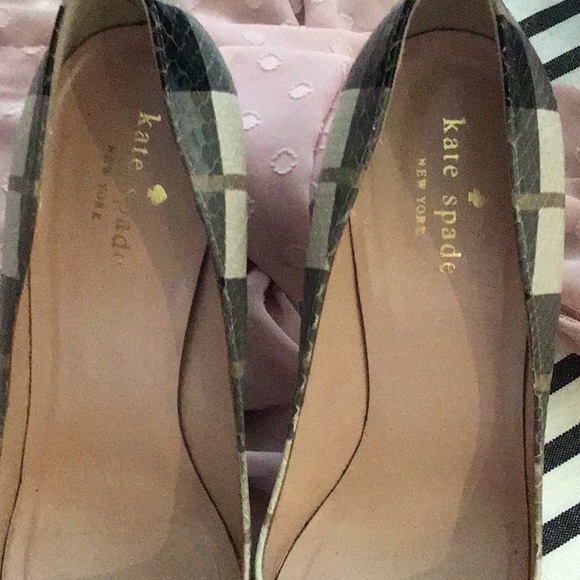 Kate Spade Gray & Black plaid pumps - Picture 2 of 4